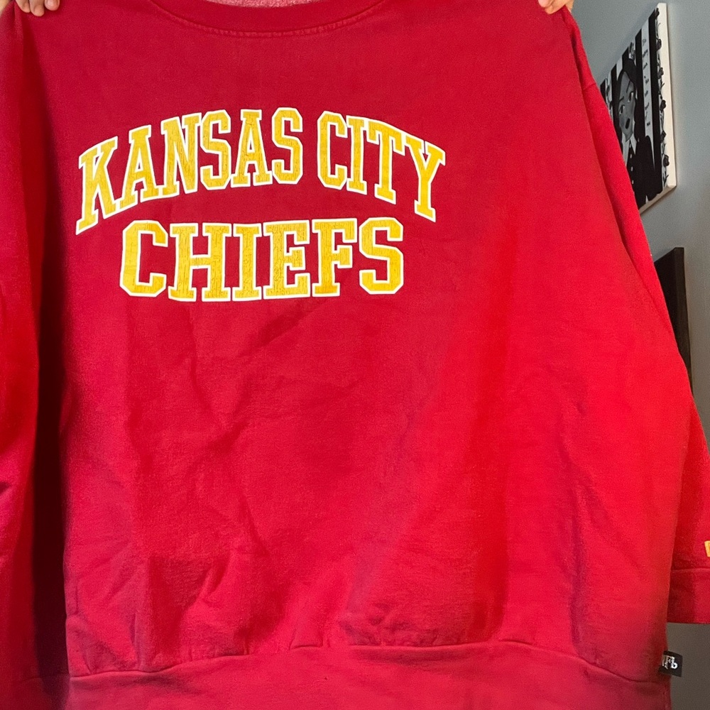 Oversized NFL crewneck! For any kanas city lovers out there!
